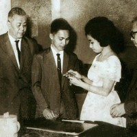 Aku terpincut dengan kegantengannyaa tapi yang lebih penting karena kepintarannya, tulis Martha Tilaar dalam buku autobiografi yang bertajuk Dari Gombong Desaku Berkumandang di United Nations, New York. Foto: Dok. Pribadi Martha Tilaar