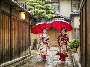 Di Jepang Payung Tak Sekadar Penghalang Hujan-Panas, tapi Alat Spiritual