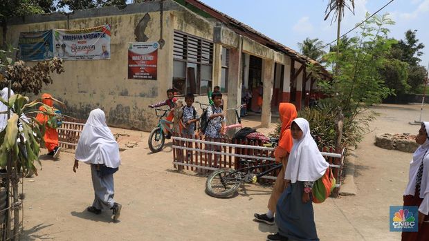 Jokowi Minta Pusat-Daerah 'Keroyokan' Perbaiki Sekolah Rusak