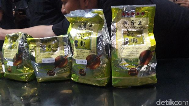 Teh sachet yang digunakan untuk menyembunyikan sabu