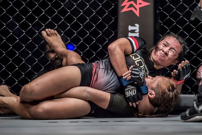 Tati meraih berbagai kemenangan saat menjadi atlet wushu. Dia sudah pernah memenangkan PON, kejuaraan dunia dan Asean Games. Foto: Dok. Instagram @hertati88