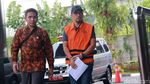 Wajah Tegang Tersangka Suap Dinas PUPR Muara Enim