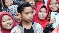 Baru terjun di dunia entertainment, Betrand kini sudah memiliki fans sendiri. Pool/Palevi S/detikFoto.