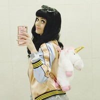 Aku sangat kerja keras untuk menjadi aktris. Saat audisi, wajahku sering dibandingkan dengan Katy. Akhirnya aku kehilangan peran yang kuinginkan, ujar Francesca seperti dikutip Cosmopolitan. (Foto: Instagram/@francesca_brown)