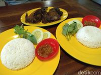 Mantul! Bebek Empuk Olahan Bu Sasangko yang Legendaris