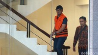 Akibat perbuatannya, Elfin dijerat dengan Pasal 12 huruf a atau huruf b atau Pasal 11 Undang-Undang Nomor 31 Tahun 1999 sebagaimana telah diubah dengan Undang-Undang Nomor 20 Tahun 2001 tentang Pemberantasan Tindak Pidana Korupsi juncto Pasal 55 ayat (1) ke-1 KUHP.