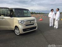 Menjajal Mobil 'Mungil' Honda Berteknologi Bebas Kecelakaan