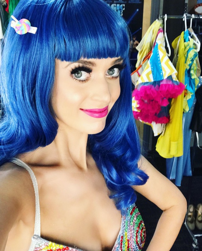 Sembari menjadi seorang impersonator, ia juga bekerja sebagai reporter olahraga. Francesca mengaku sebagai fans berat sepakbola. (Foto: Instagram/@francesca_brown)