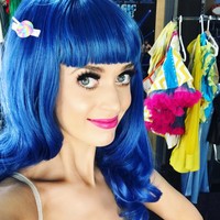 Sembari menjadi seorang impersonator, ia juga bekerja sebagai reporter olahraga. Francesca mengaku sebagai fans berat sepakbola. (Foto: Instagram/@francesca_brown)