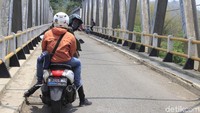 Bagi pecinta sejarah, tempat ini bisa menjadi destinasi yang layak dikunjungi. Ambilah jalur ke Rajamandala Lama di simpang Cipatat. Jalannya cukup terawat dan suasanya masih asri terjaga (Yudha/detikcom)  