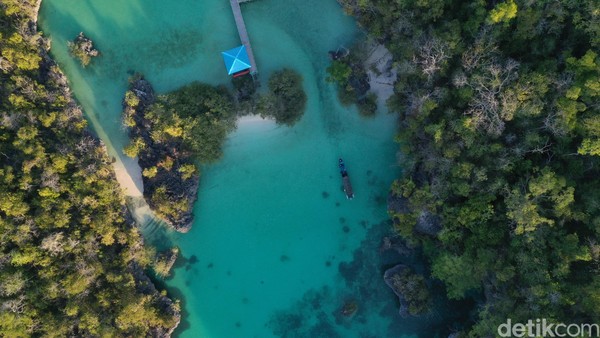 Perkenalkan Pulau Bair, surga kecil di Maluku Tenggara, Indonesia (Foto: Didik Dwi Haryanto/detikcom) Perkenalkan Pulau Bair, surga kecil di Maluku Tenggara, Indonesia (Foto: Didik Dwi Haryanto/detikcom)