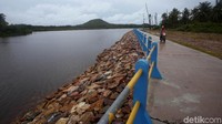 Embung atau cekungan penampung (retention basin) adalah cekungan yang digunakan untuk mengatur dan menampung suplai aliran air hujan serta untuk meningkatkan kualitas air di badan air yang terkait sungai ataupun danau.