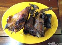 Mantul! Bebek Empuk Olahan Bu Sasangko yang Legendaris