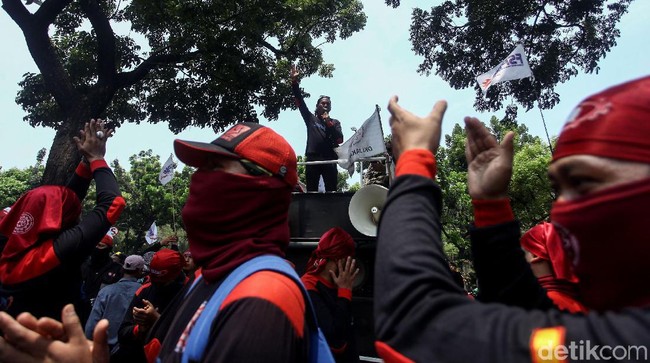 Buruh Minta Anies Naikkan UMP DKI Jadi Rp 4,6 Juta
