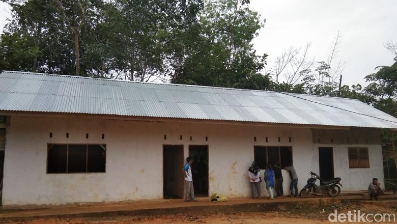 SD di Kampar Riau yang Berlantai Tanah Kini Sudah Kinclong