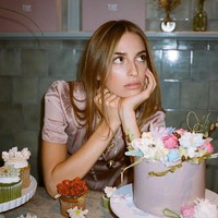 Diekspektasi meneruskan bisnis besar keluarga, Talita mengaku merasa terbebani sekaligus terhormat untuk menjadi penerus neneknya. Wanita yang diberkahi harta dan gelar oleh keluarganya itu pun menyebut keberuntungan tersebut sebagai lotere rahim. Foto: Instagram @tvf