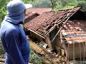 Puting Beliung Rusak Belasan Rumah di Cibadak Sukabumi
