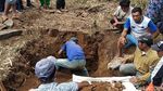 Tanah di Garut Retak, Puluhan Jenazah Dipindahkan