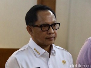 Mendagri Anjurkan Pemkot Bicara ke Pengusaha Jika Gandeng Ormas Jaga Parkir