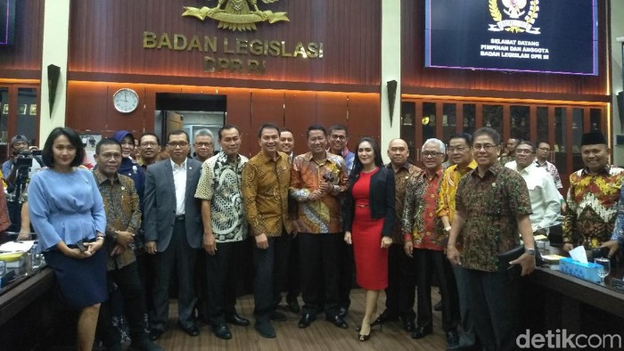 Rapat Ngaret, Pimpinan DPR Ingatkan Anggota Baleg Disiplin!