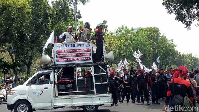 Buruh Minta Anies Naikkan UMP DKI Jadi Rp 4,6 Juta