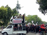 Buruh Minta Anies Naikkan UMP DKI Jadi Rp 4,6 Juta