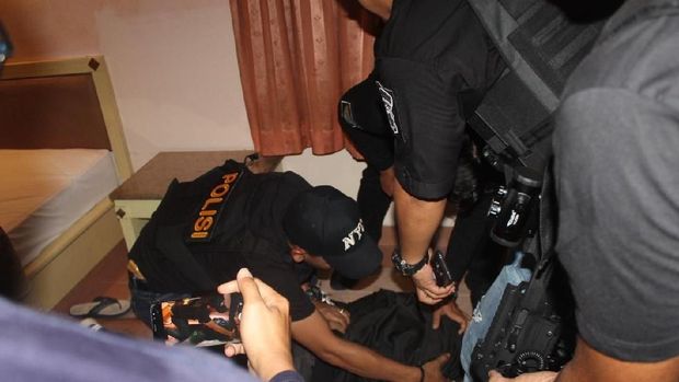 Polisi Tangkap 4 Pengedar Sabu di Kampung Ambon Jakbar