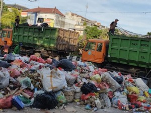 Soal Sampah di TPA Suwung, Koster Imbau Tiap Kabupaten Bali Buat Penampungan