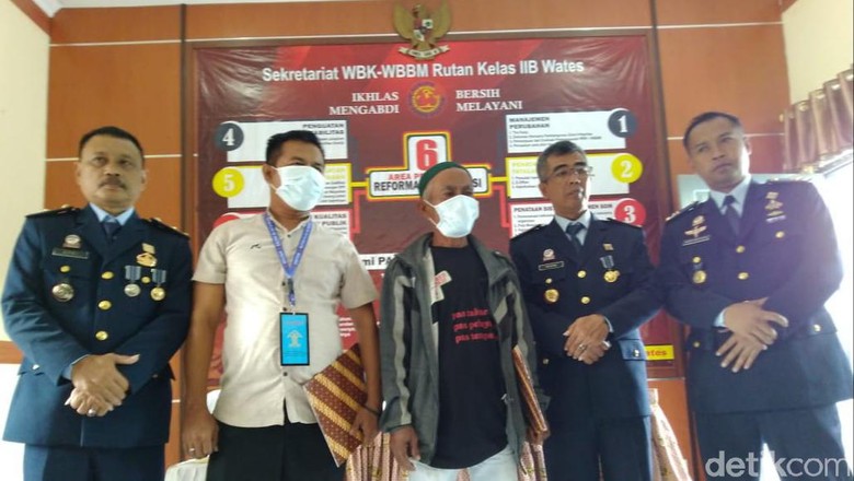 Bantu Tangkap Napi Kabur, 2 Warga Kulon Progo Dapat Penghargaan Bantu Tangkap Napi Kabur, 2 Warga Kulon Progo Dapat Penghargaan