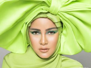 Olla Ramlan Pakai Hijab dan Pita Serba Hijau, Netizen: Mirip Pohon Pisang