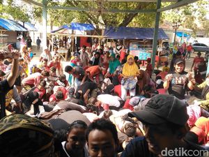 Foto: Tradisi Unik Itu Bernama Tawurji