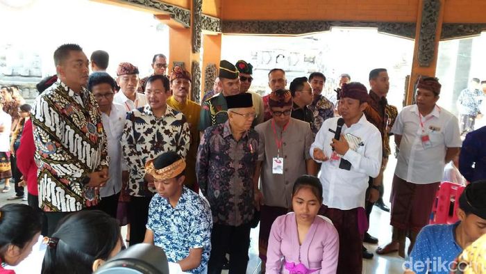 Foto: Maruf Amin berbincang soal stunting di Bali (Danang Sugianto/detikcom) Foto: Maruf Amin berbincang soal stunting di Bali (Danang Sugianto/detikcom)