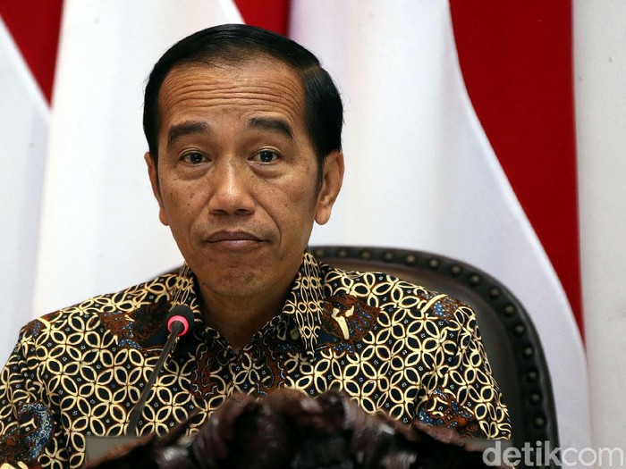 Menhan Prabowo Subianto dan para menteri lain di Kabinet Indonesia Maju hadiri rapat terbatas yang digelar Jokowi. Ada sejumlah hal yang dibahas di ratas itu.
