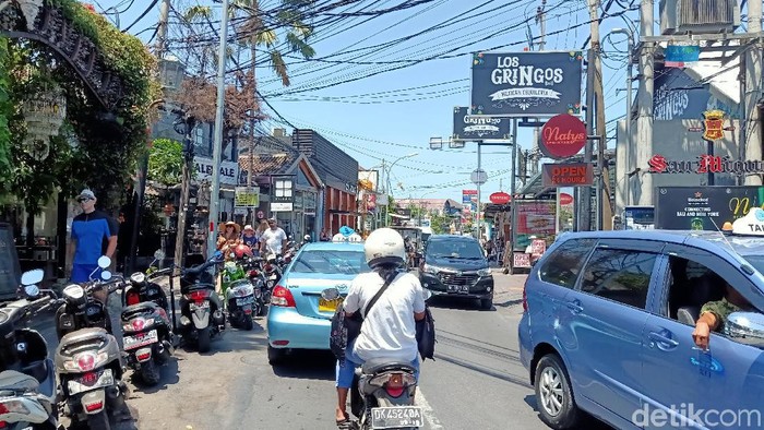 Turis di Bali