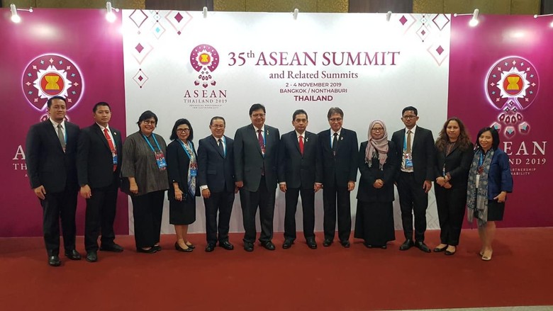 Pimpin Delegasi Indonesia di Pertemuan MEA, Airlangga Akan Bahas Ini Pimpin Delegasi Indonesia di Pertemuan MEA, Airlangga Akan Bahas Ini