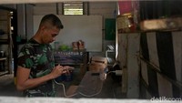 Kendati demikian, Herry mengatakan meski kesejahteraan prajurit perbatasan sudah bertambah berkat hadirnya, dia berharap agar anggotanya tetap semangat menjaga perbatasan NKRI.