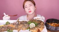 Kocak! Begini Ekspresi YouTuber Korea Cicip Lele Goreng Pertama Kali