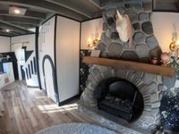 Sayang Cucu, Kakek-Nenek Ini Bangun Kastil Hogwarts untuk Rumah Bermain