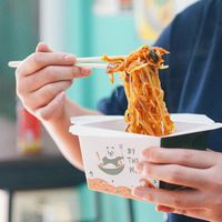 Aneka Mie 'Kotak' Kekinian Aneka Topping yang Sedang Hits Ada di Sini