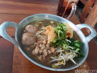 Puasnya Makan Mie Ayam Wajan Racikan Mbak Wati dari Bantul