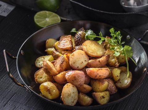Punya Kentang dan Telur? Olah Saja Jadi Kentang Tumis yang Gurih Enak