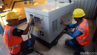 Dwi Ristiono selaku Manager ULP PLN Natuna menjelaskan bahwa 2 PLTD yang masing-masing berdaya 80 kw dan 10 kw bisa digunakan bergantian saat pagi dan malam hari.