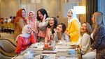 Ini Momen Kompak Kulineran Ratu Meta dengan Sahabatnya