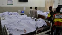 Jaringan rel kereta api di Pakistan yang berasal dari era kolonial semakin memburuk dalam beberapa tahun terakhir karena kurangnya investasi dan buruknya perawatan. Dalam kecelakaan fatal pada Juli lalu, sedikitnya 11 orang tewas.