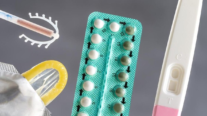 alat kontrasepsi Contraception Education Concept female and male contraceptive,