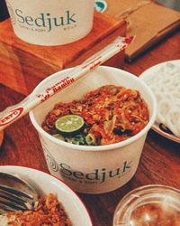 Aneka Mie 'Kotak' Kekinian Aneka Topping yang Sedang Hits Ada di Sini