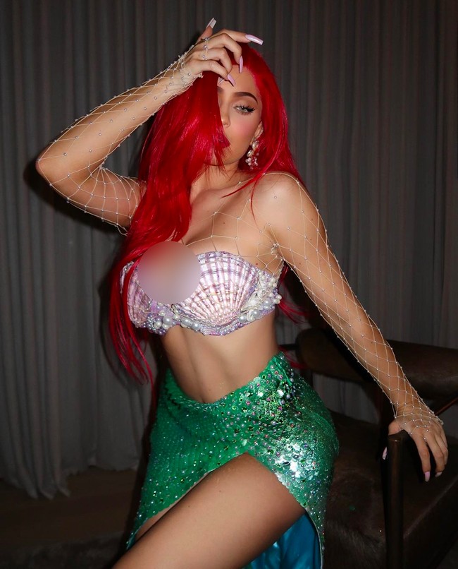Inilah salah satu kostum Kylie Jenner untuk Halloween 2019. Kali ini, ia menjelma sebagai Ariel dari kartun The Little Mermaid. (Foto: Instagram/@kyliejenner)