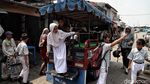 Potret Odong-odong, Hiburan Murah yang Terancam Dilarang Operasi