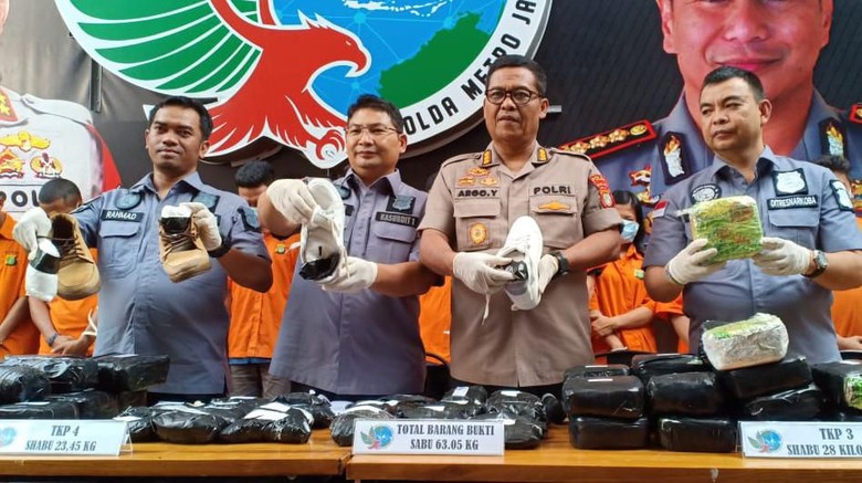 Sita 68 Kg Sabu, Polisi Tangkap Pengedar Jaringan Batam-Lampung-Jakarta Sita 68 Kg Sabu, Polisi Tangkap Pengedar Jaringan Batam-Lampung-Jakarta