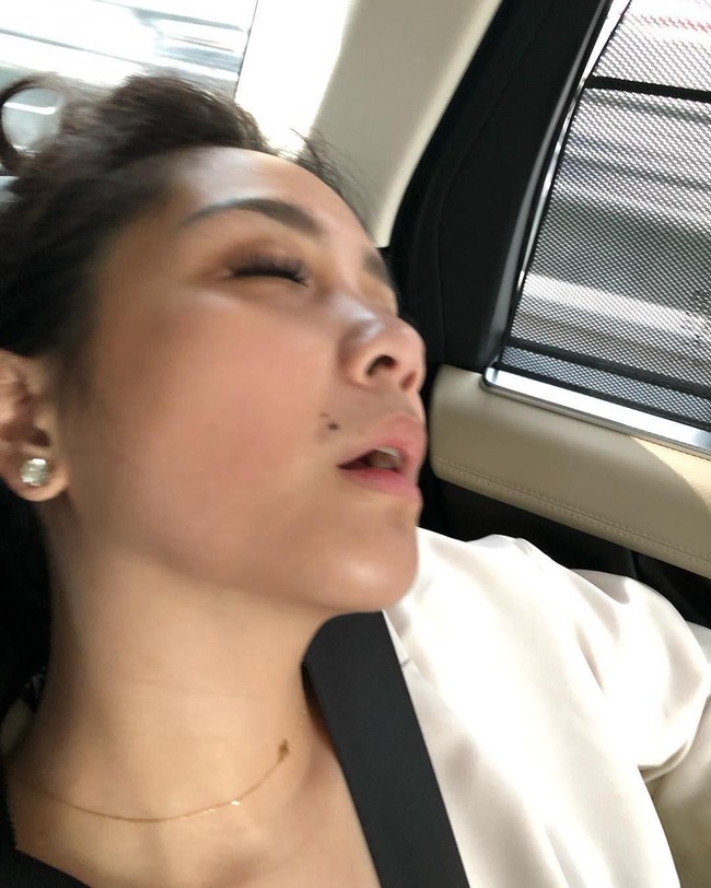 Potret atau video Nagita Slavina saat tidur sering diabadikan oleh sang suami, Raffi Ahmad. Foto: Dok. Instagram @raffinagita1717
